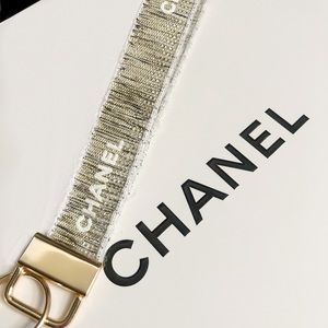 CHANEL HOLIDAY 2020 keychain key holder